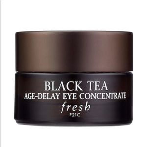 Fresh Black Tea Firming and De-Puffing Eye Cream
